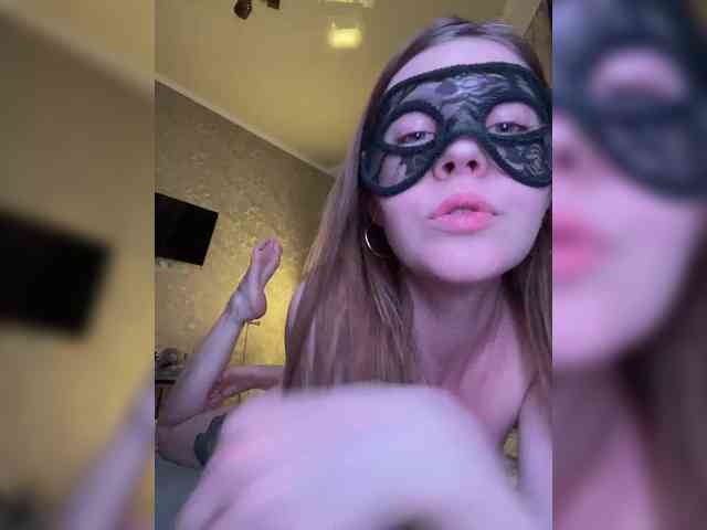 SheisArt webcam