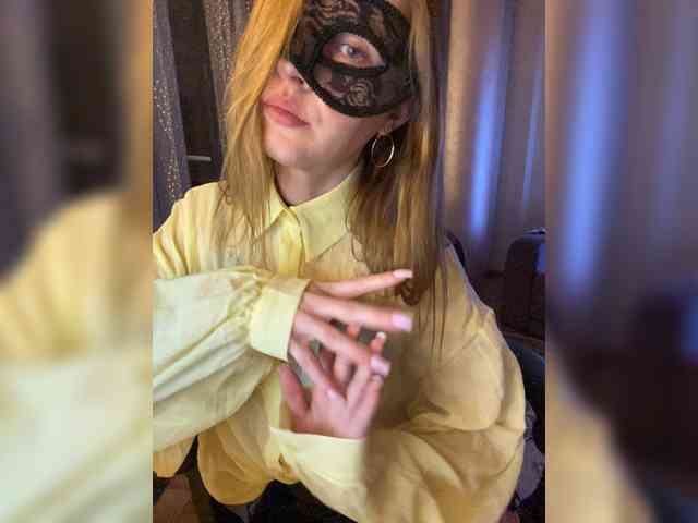 SheisArt webcam