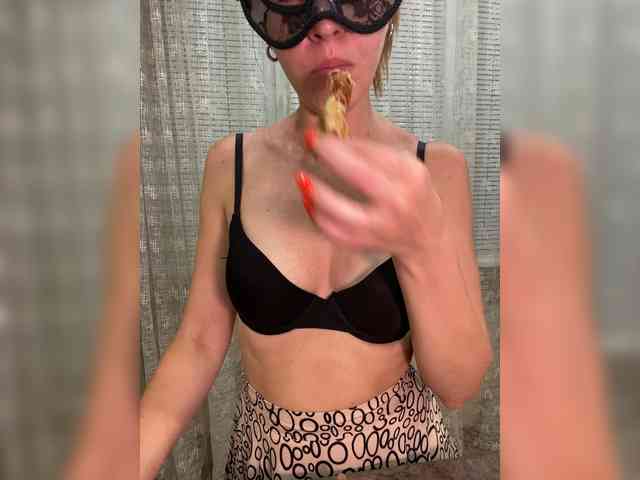 SheisArt webcam
