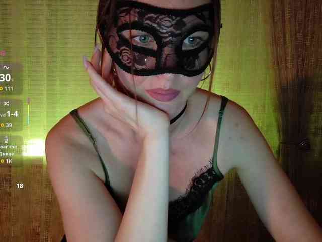 SheisArt webcam
