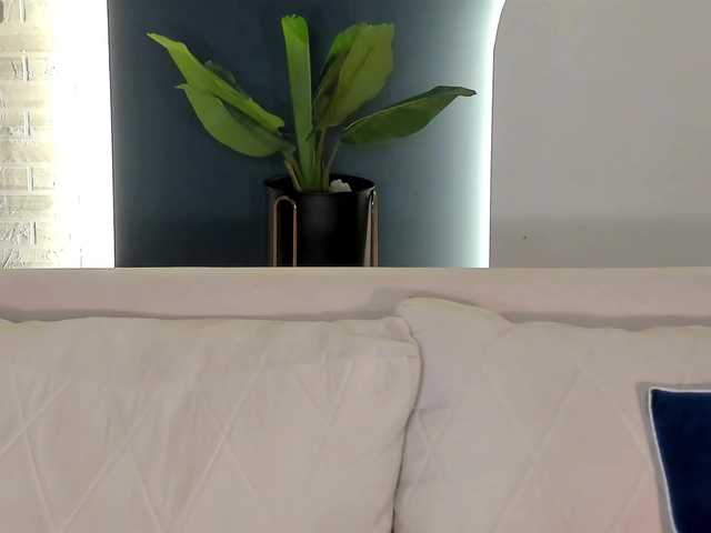 AmbarJames's BongaCams show and profile