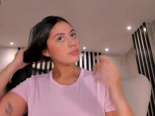 AmbarJames webcam