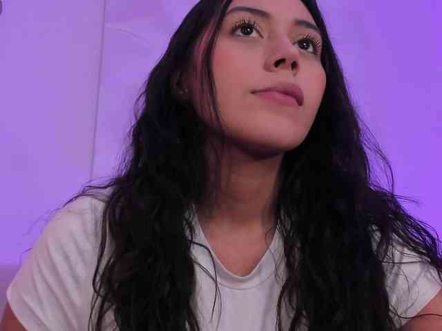 AmbarJames Live Webcam on BongaCams