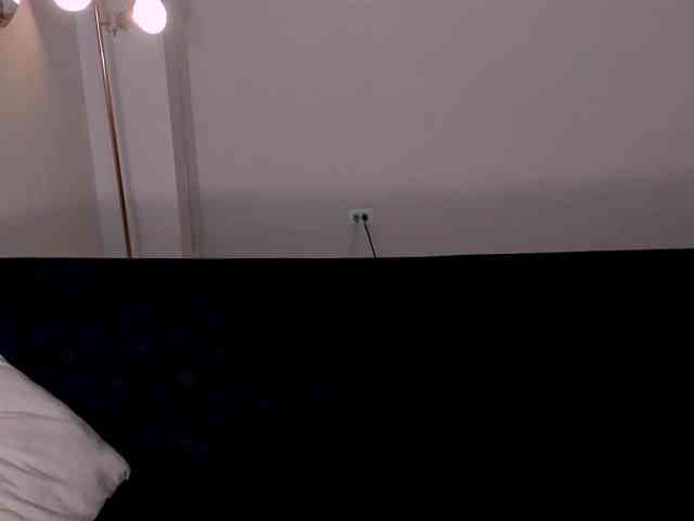 AmbarJames webcam