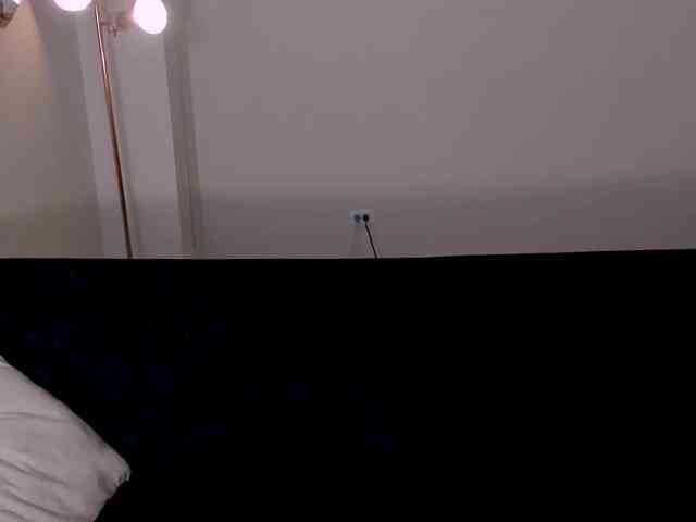 AmbarJames webcam
