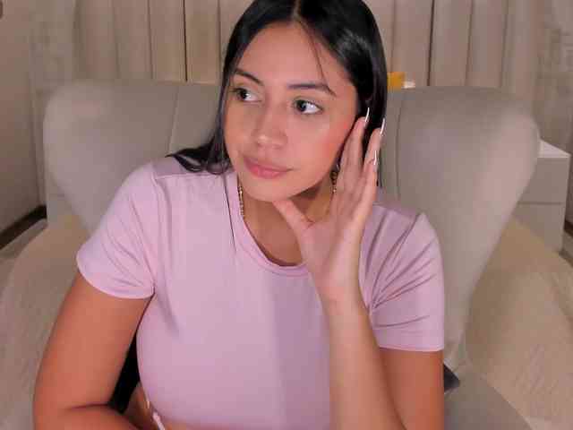 AmbarJames webcam