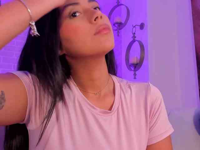 AmbarJames webcam