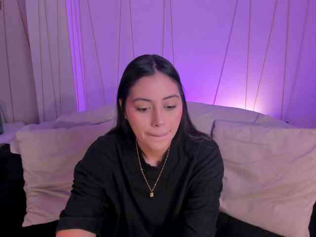 AmbarJames webcam