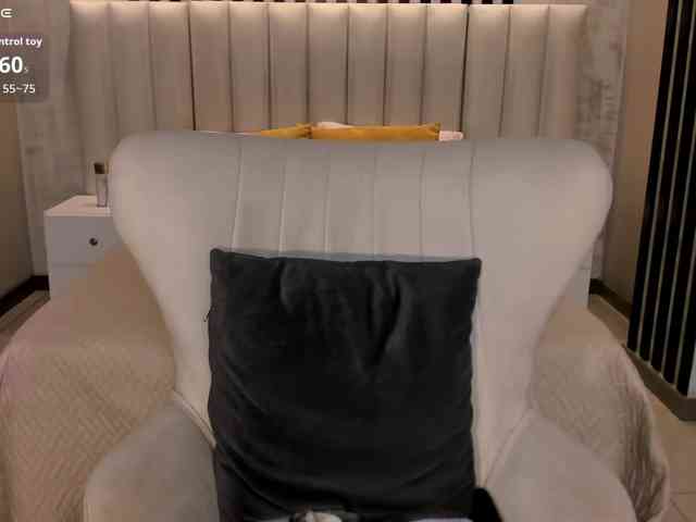 AmbarJames webcam