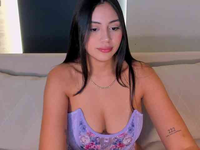 AmbarJames webcam