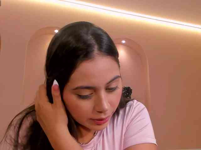 AmbarJames webcam