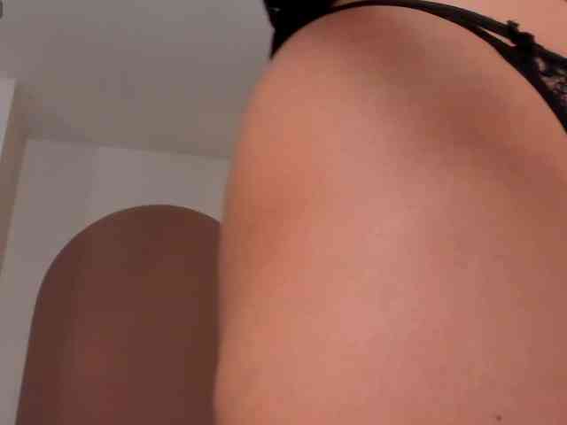 AmbarJames webcam
