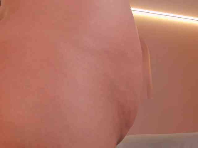 AmbarJames webcam