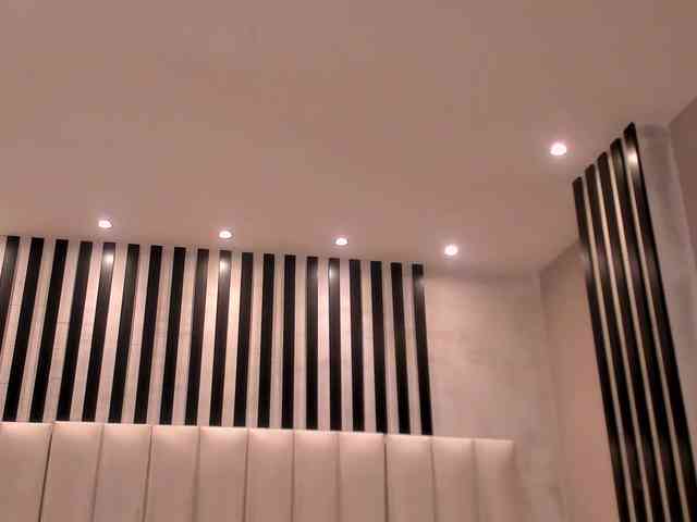 AmbarJames webcam