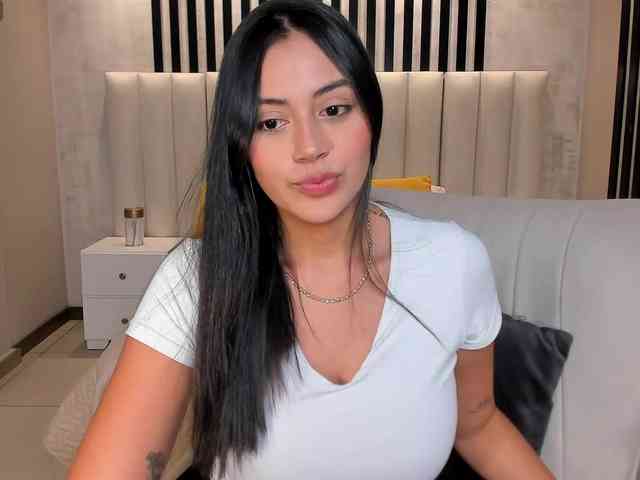 AmbarJames webcam