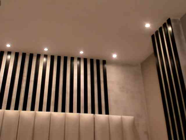 AmbarJames webcam