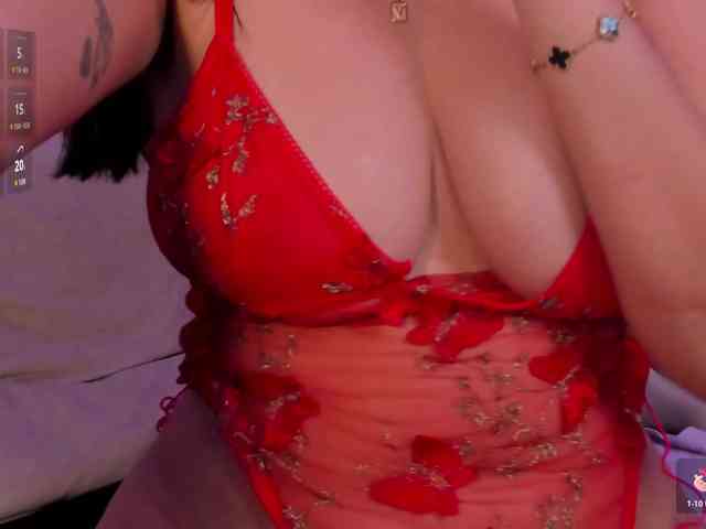 AmbarJames webcam