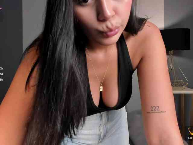 AmbarJames webcam