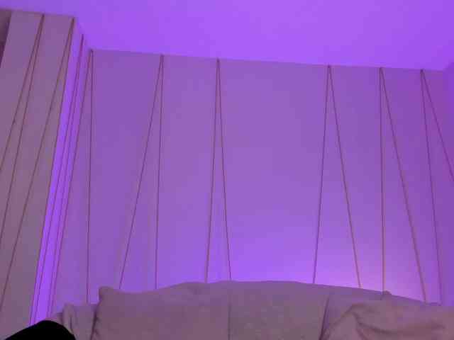 AmbarJames webcam