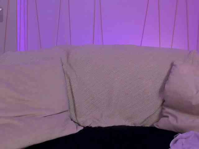 AmbarJames webcam