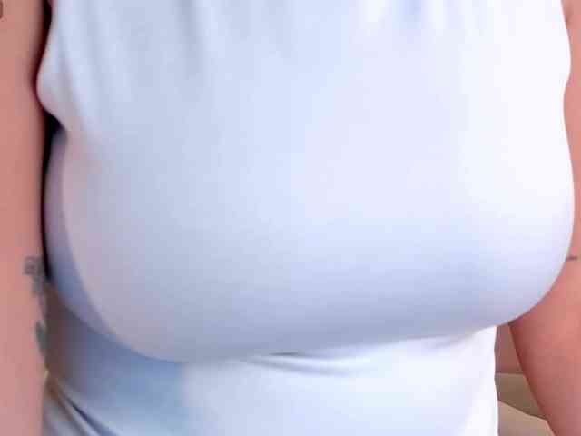 AmbarJames webcam