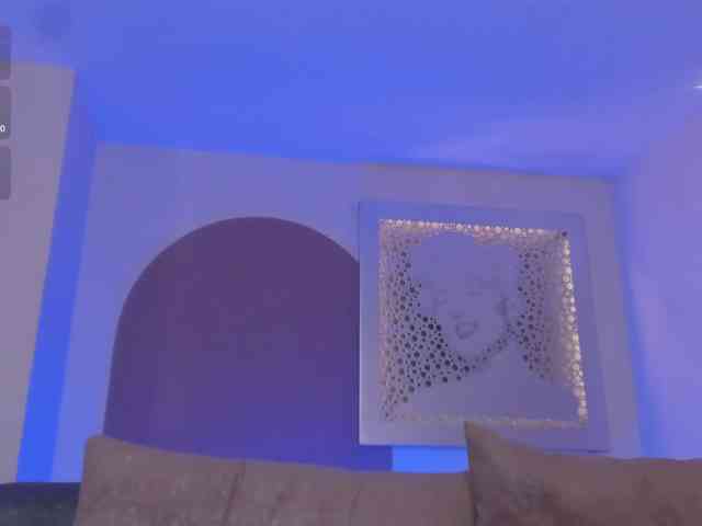 AmbarJames webcam
