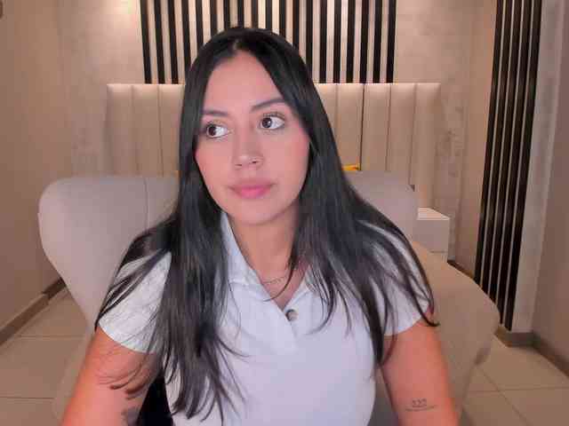 AmbarJames webcam