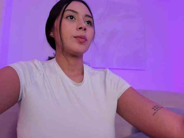 AmbarJames webcam