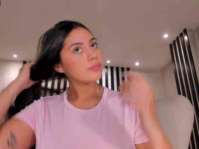 AmbarJames webcam