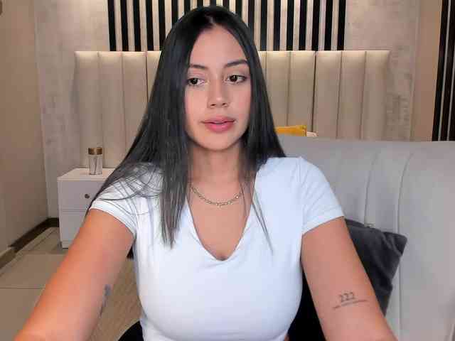 AmbarJames webcam