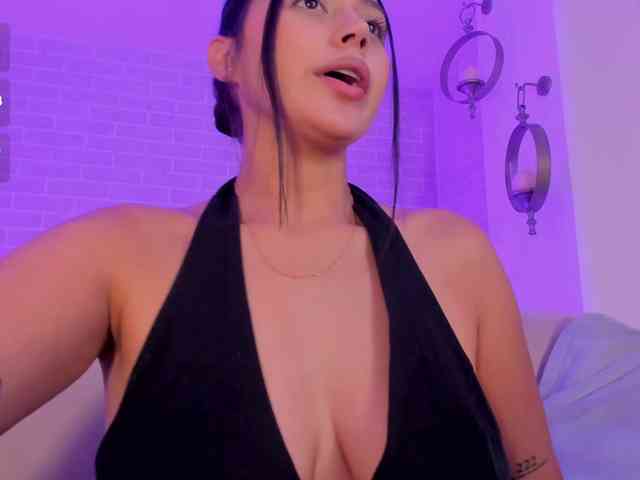 AmbarJames webcam