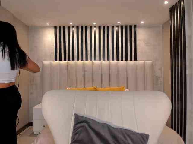 AmbarJames webcam