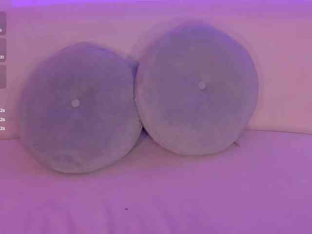 AmbarJames webcam