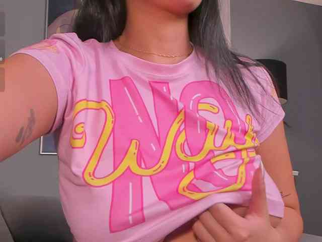 AmbarJames webcam