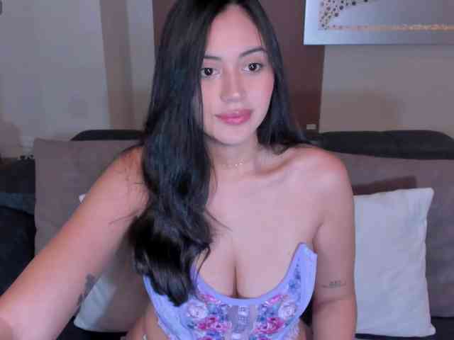 AmbarJames webcam