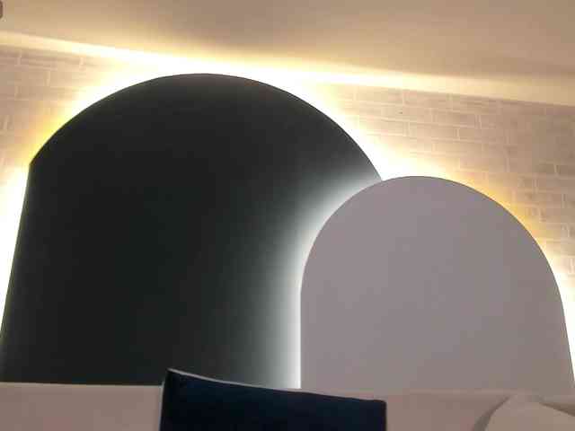 AmbarJames webcam