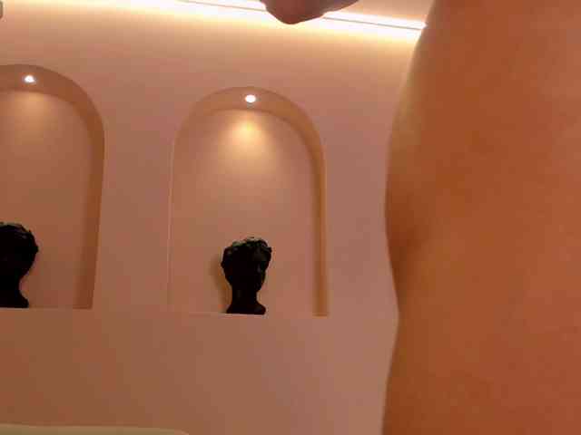 AmbarJames webcam
