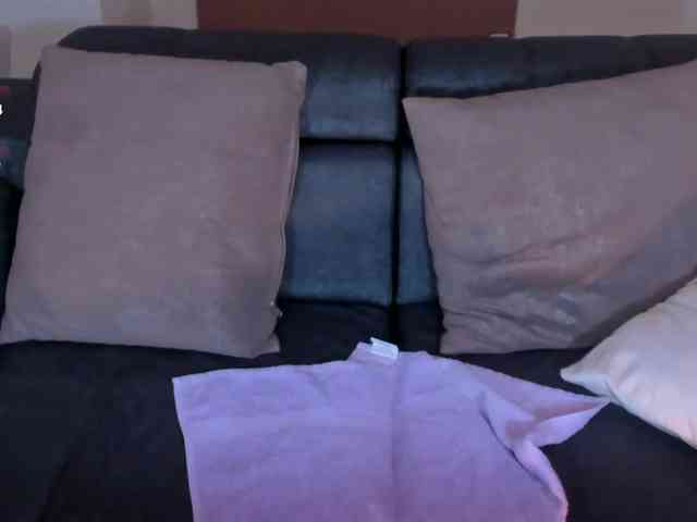 AmbarJames webcam