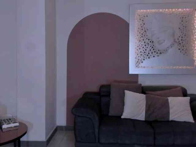 AmbarJames webcam