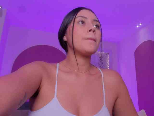 AmbarJames webcam