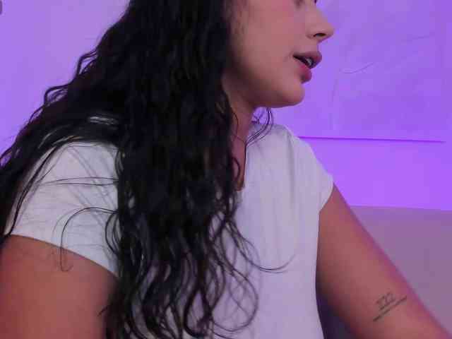 AmbarJames webcam