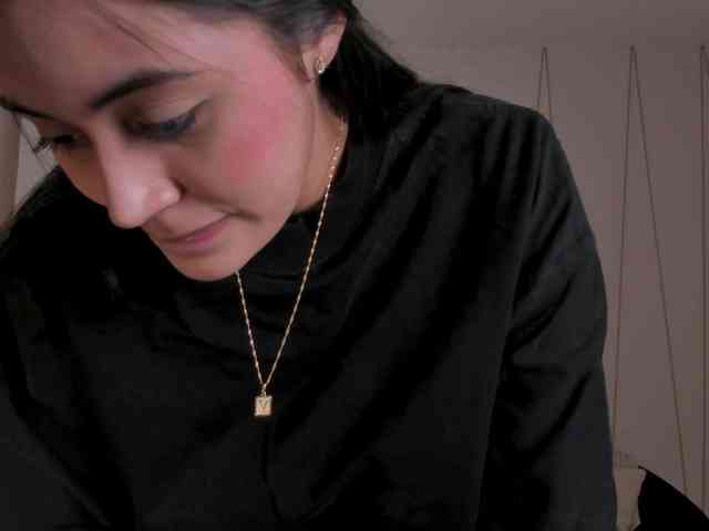 AmbarJames webcam