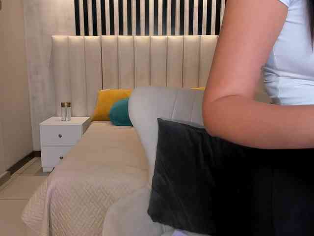 AmbarJames webcam