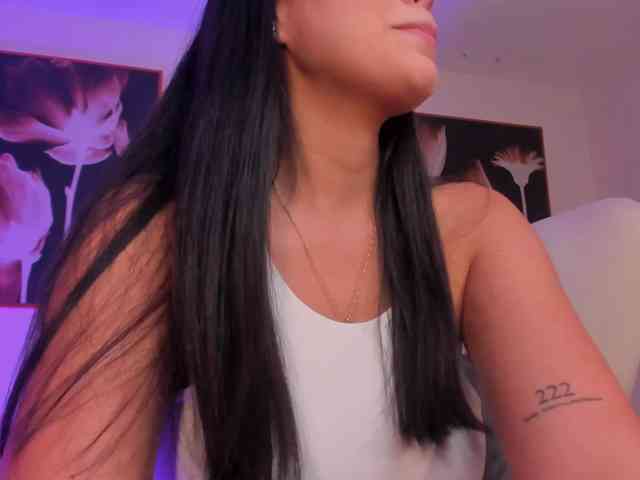 AmbarJames webcam