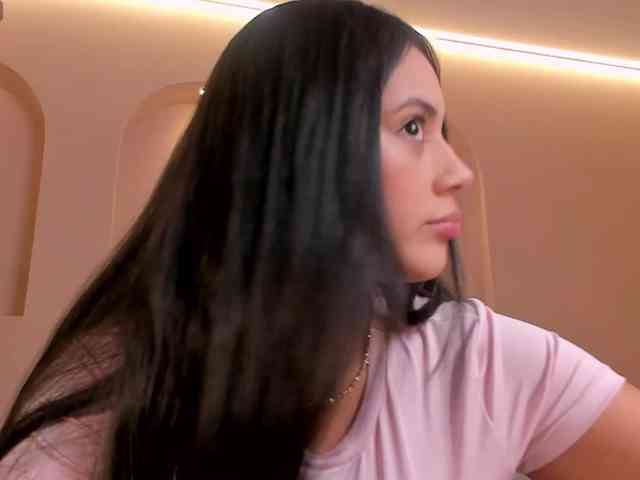 AmbarJames webcam