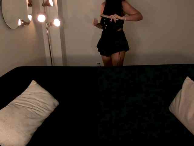 AmbarJames webcam