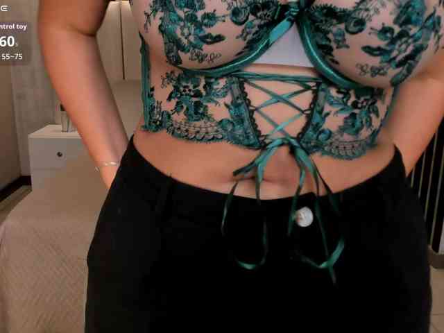 AmbarJames webcam