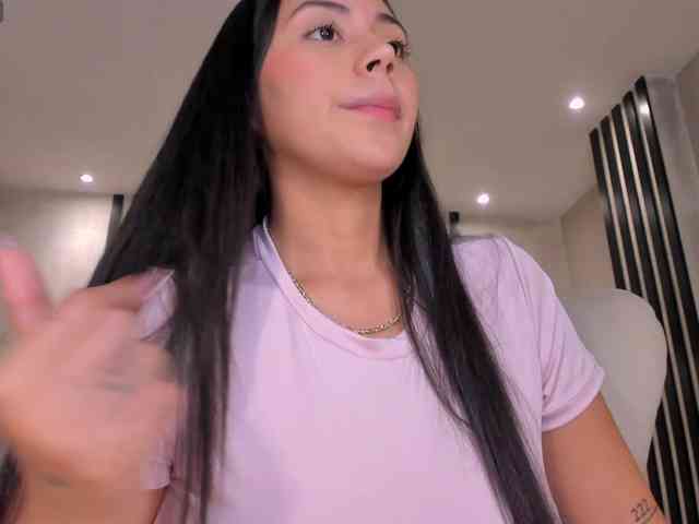 AmbarJames webcam