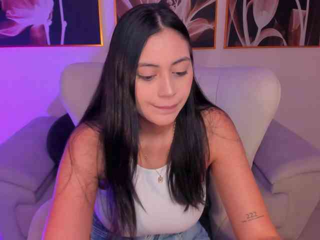 AmbarJames webcam