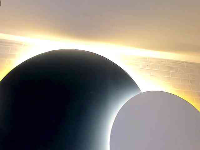 AmbarJames webcam